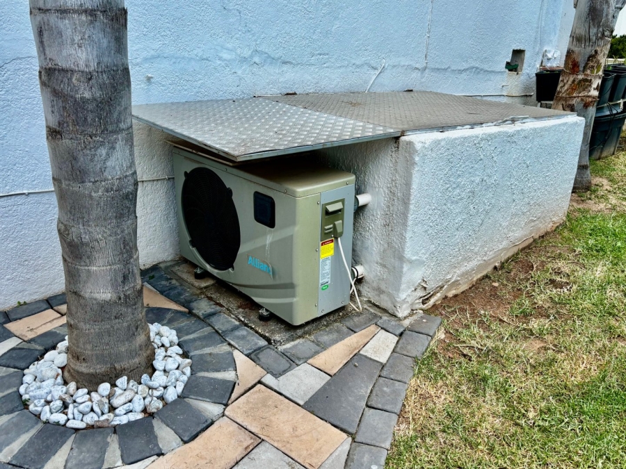 4 Bedroom Property for Sale in Wilkoppies North West